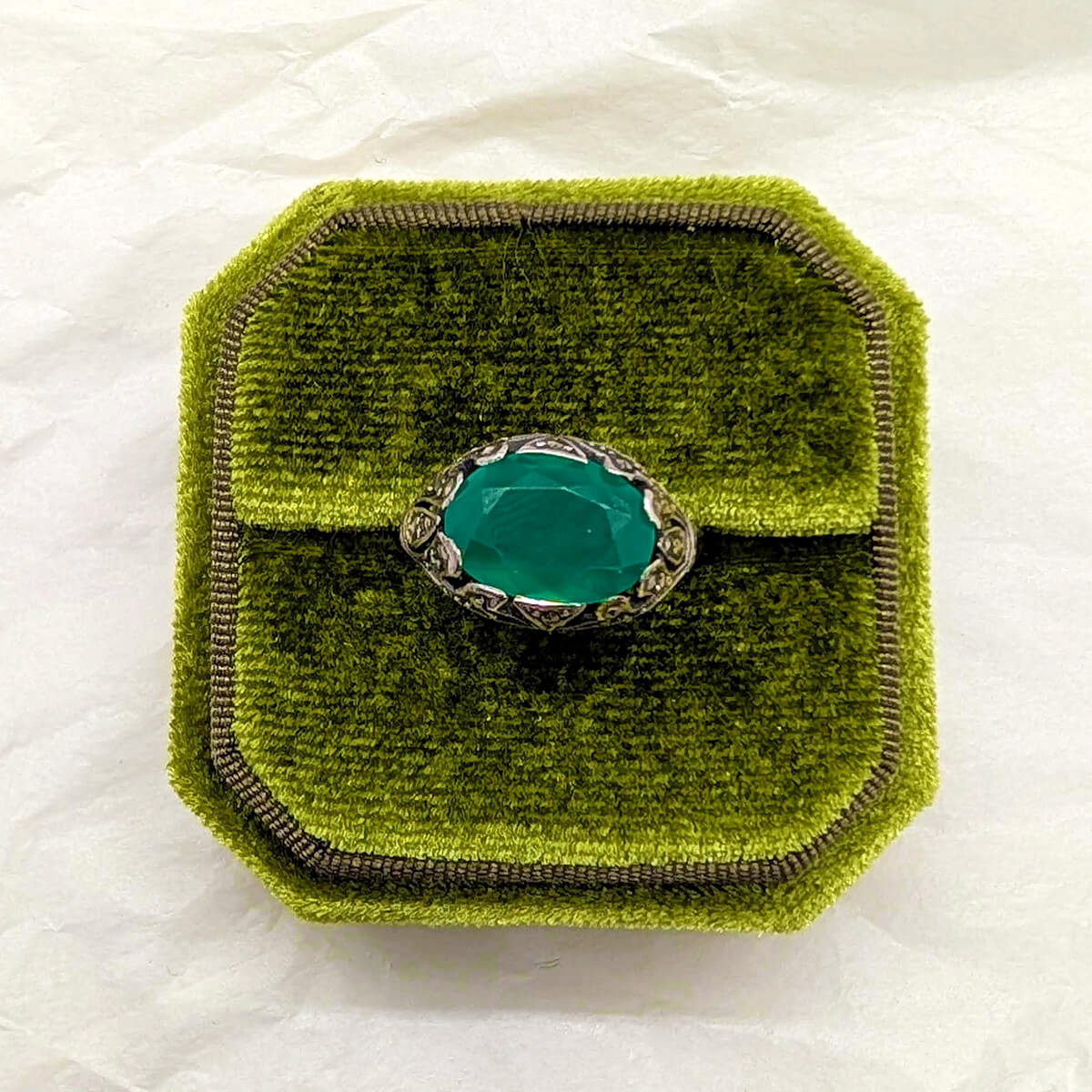 9ct Yellow Gold Chrysoprase and Marcasite Ring