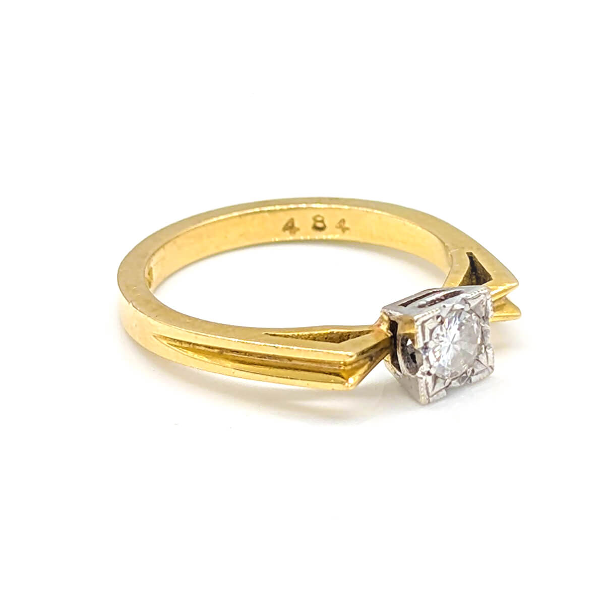 18ct Yellow Gold Diamond Solitaire Batwing Ring