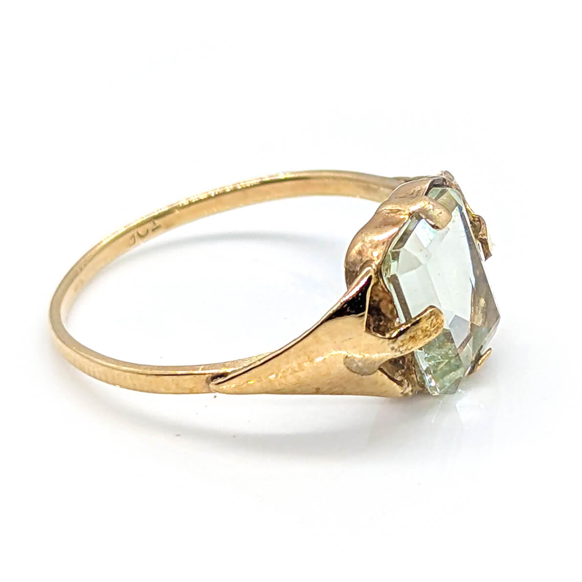 9ct Yellow Gold Emerald-Cut Synthetic Prasiolite Ring