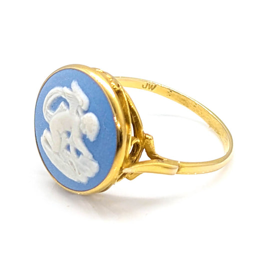 9ct Yellow Gold Wedgwood Jasperware Cherub Ring