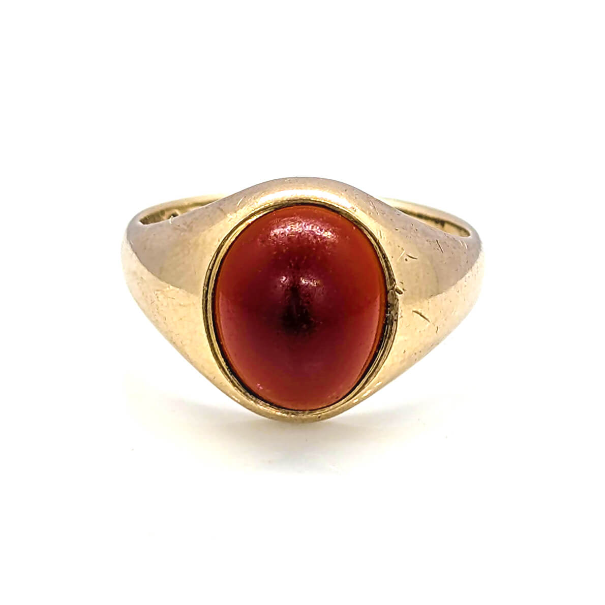 9ct Yellow Gold Signet Ring with a Carnelian Cabochon