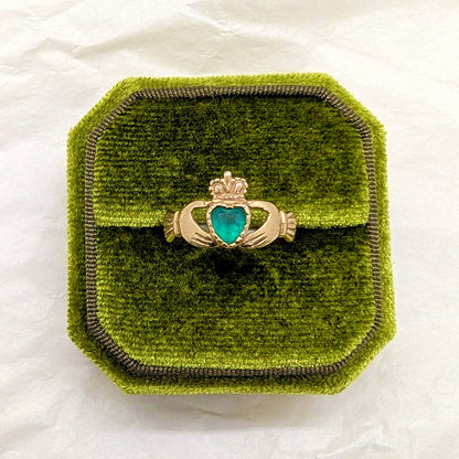9ct Yellow Gold Claddagh Ring with Chrysoprase Heart