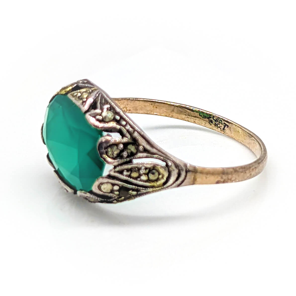 9ct Yellow Gold Chrysoprase and Marcasite Ring