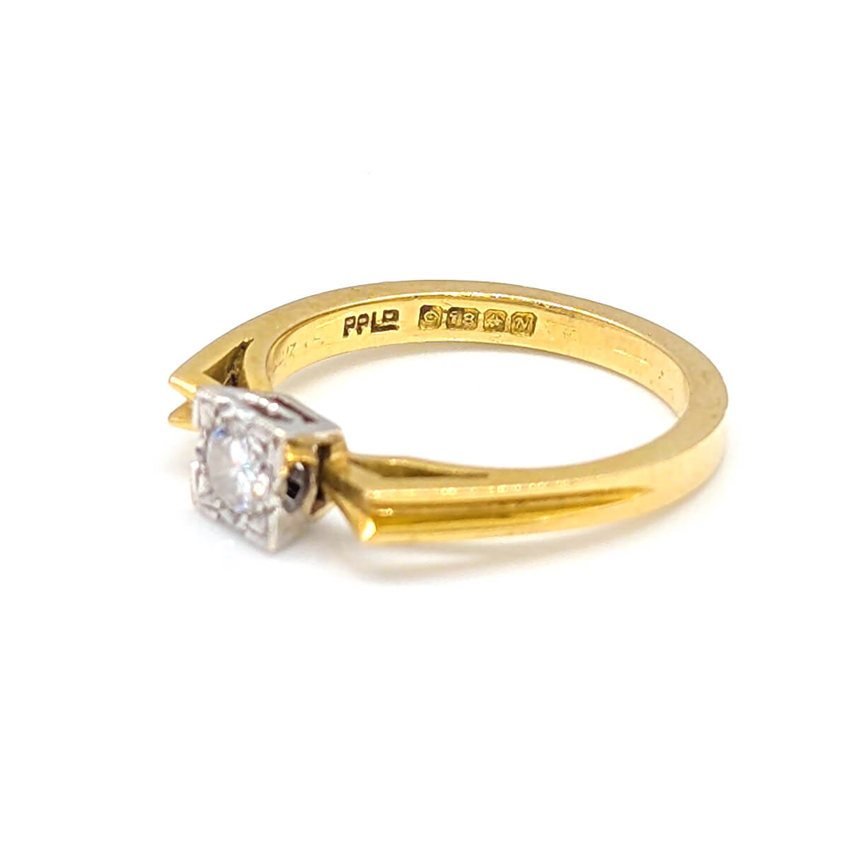 18ct Yellow Gold Diamond Solitaire Batwing Ring