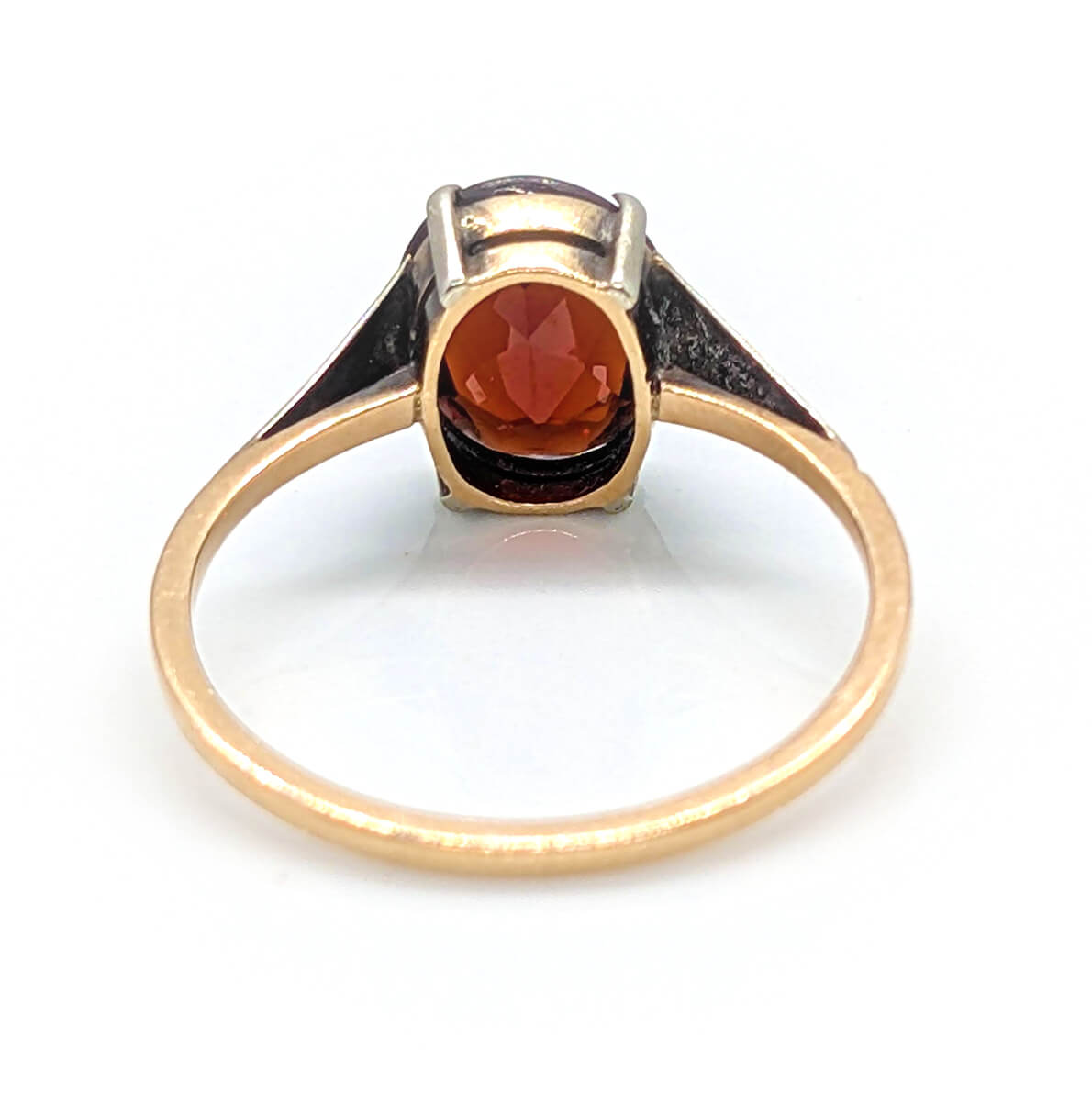 9ct Yellow Gold Garnet Solitaire Ring