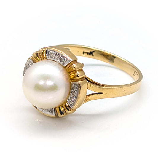 14ct Yellow Gold Cluster Ring with Diamonds and Synthetic Pearl