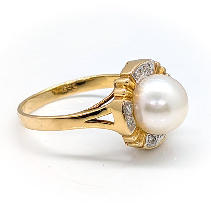 14ct Yellow Gold Cluster Ring with Diamonds and Synthetic Pearl